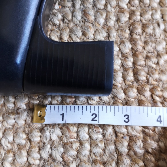 Etienne Aigner leather pumps - Picture 13 of 13